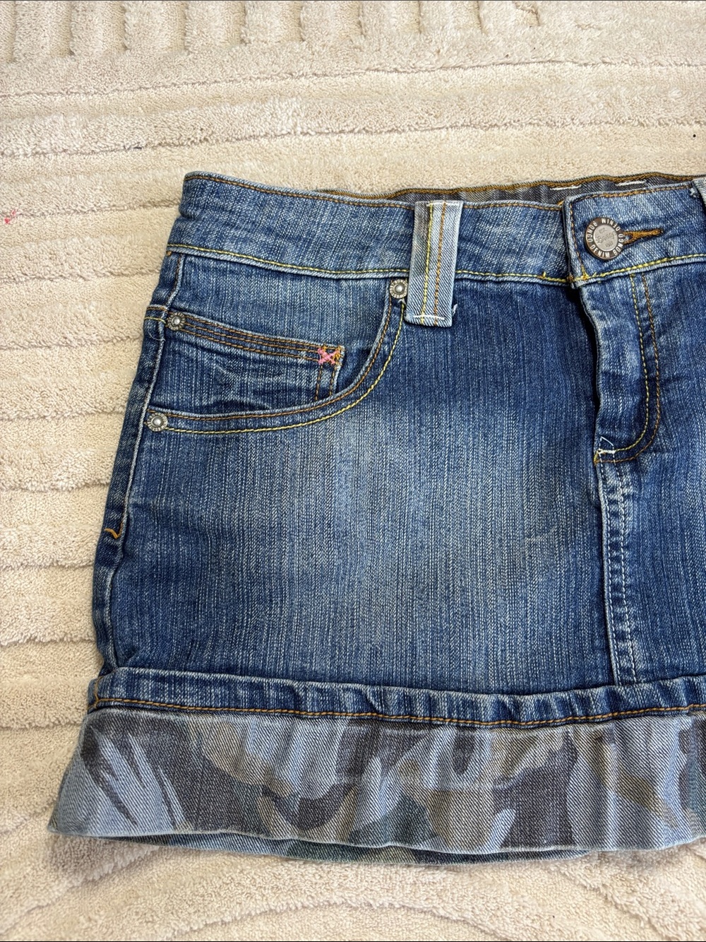 BONGO Y2K Blue Denim Mini Skirt with Camouflage Trim - Picture 4 of 11